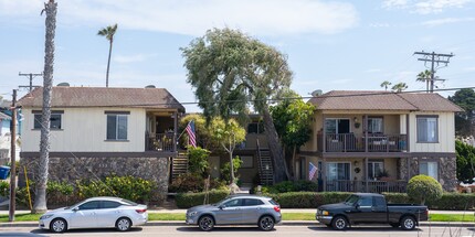 333 W D St in Encinitas, CA - Foto de edificio - Building Photo