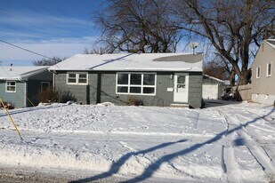 3008 E 15th St in Sioux Falls, SD - Building Photo