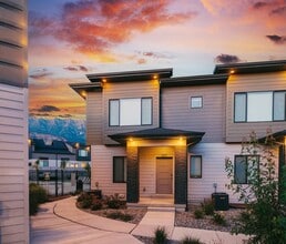 Fossil Cove in Pleasant Grove, UT - Foto de edificio - Building Photo