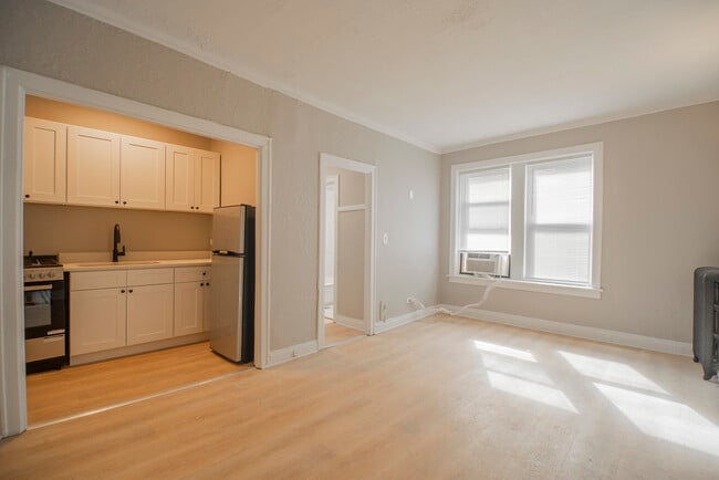 1414 W Pratt Blvd in Chicago, IL - Building Photo - Building Photo