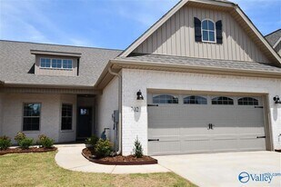 702 Sluice Dr SW in Huntsville, AL - Building Photo