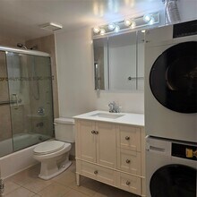 20 Laurel Ave in East Islip, NY - Building Photo - Building Photo