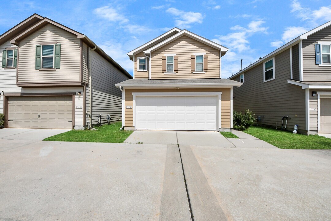 19245 Reiner Gln Ct in Houston, TX - Building Photo
