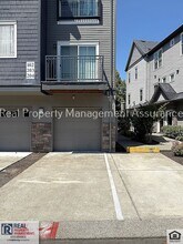 10733 NE Red Wing Way in Hillsboro, OR - Building Photo - Building Photo
