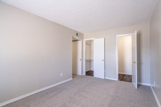 Albion Apartments in Angleton, TX - Building Photo - Interior Photo