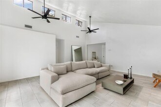 1201 Jeanie Ln in Baytown, TX - Building Photo - Building Photo