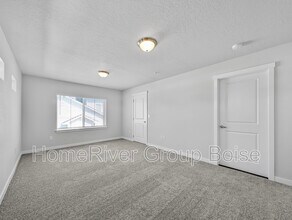 857 E Travel Ln in Kuna, ID - Building Photo - Building Photo