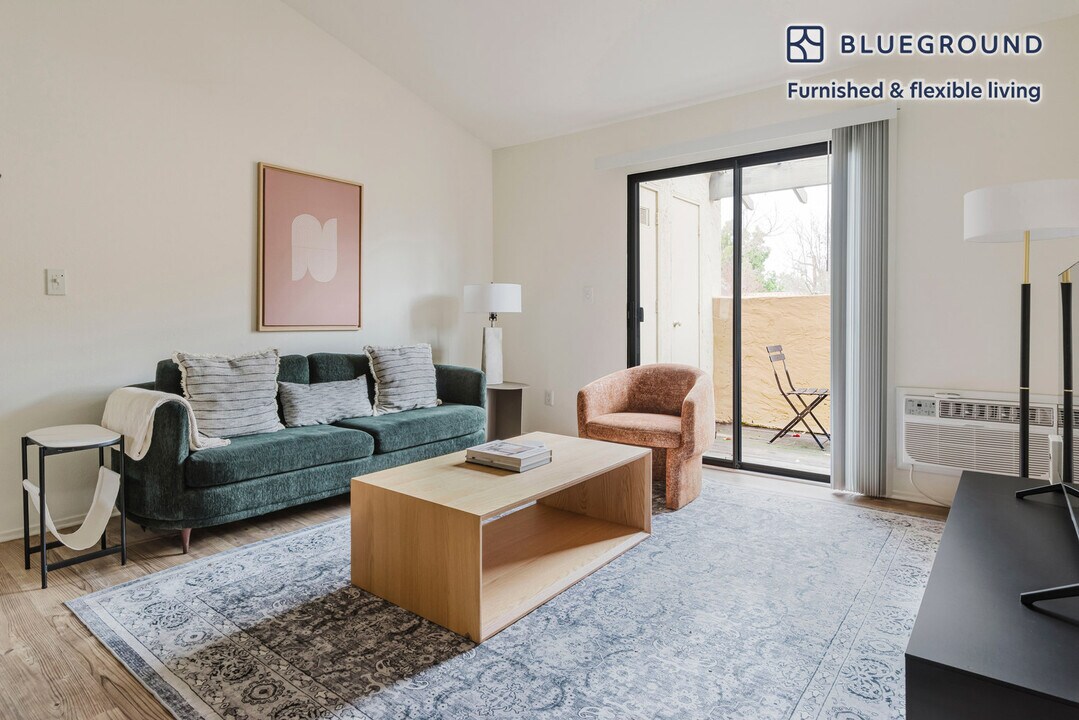 1600 Villa St, Unit FL3-ID2108 in Mountain View, CA - Building Photo