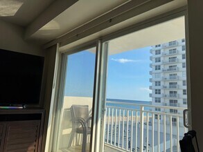 4505 S Ocean Blvd in Highland Beach, FL - Foto de edificio - Building Photo