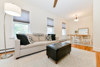 265 Silver St, Unit 2 in Boston, MA - Foto de edificio - Building Photo