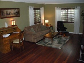 2426 SE 17th St, Unit 202A in Fort Lauderdale, FL - Building Photo - Building Photo