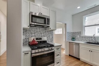 2720 College Ave in Berkeley, CA - Building Photo - Building Photo