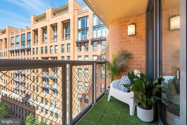 631 D St NW in Washington, DC - Building Photo - Building Photo