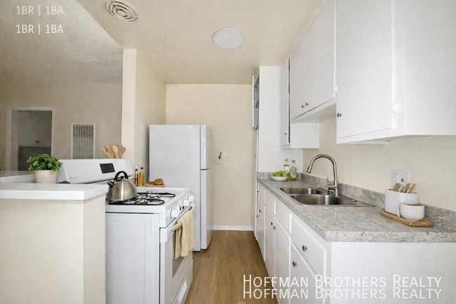 1550 S Westgate Ave in Los Angeles, CA - Building Photo - Building Photo