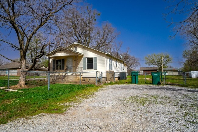 property at 1425 N 12th St