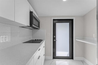 11800 SW 176th St, Unit 203 in Miami, FL - Building Photo - Building Photo