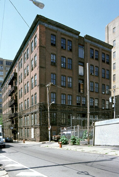 428-440 N 13th St in Philadelphia, PA - Foto de edificio
