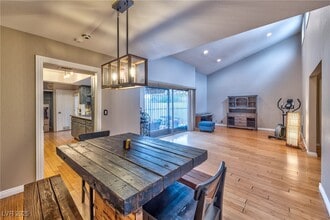 39 N Moonlight Dr in Las Vegas, NV - Building Photo - Building Photo