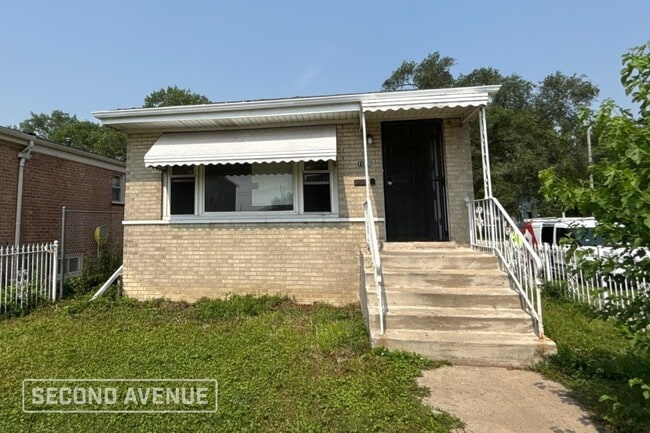 property at 11800 S Vincennes Ave