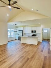 501 N Monroe St in Kaufman, TX - Foto de edificio - Building Photo