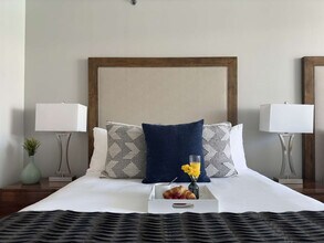 2889 McFarlane Rd in Miami, FL - Foto de edificio - Building Photo