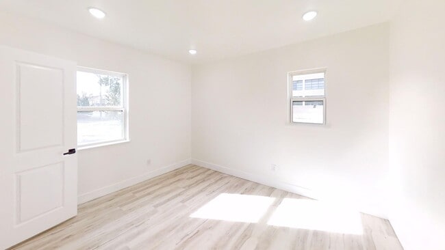 1129 W 14th St in Portales, NM - Building Photo - Building Photo