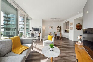 388 Beale St in San Francisco, CA - Building Photo