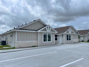 2207 Northridge Ave in Harlingen, TX - Foto de edificio - Building Photo