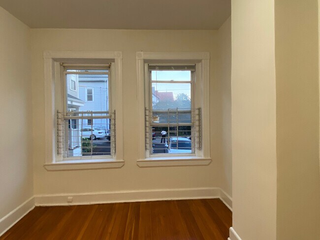 60 Brighton Ave, Unit 109 in Boston, MA - Foto de edificio - Building Photo
