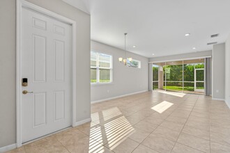 4425 Dutchess Park Rd in Ft. Myers, FL - Building Photo - Building Photo