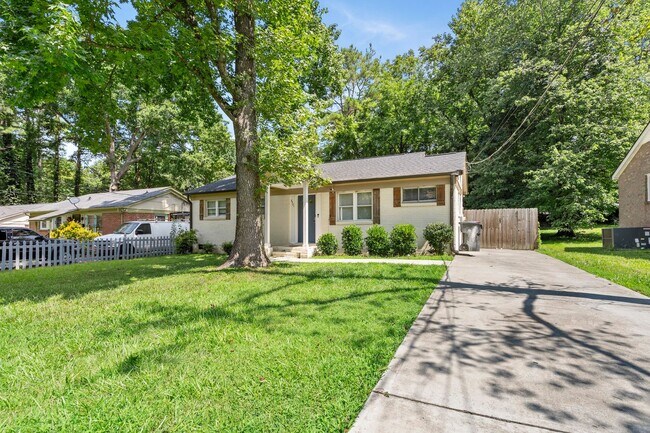 2521 Dora Dr in Charlotte, NC - Building Photo - Building Photo
