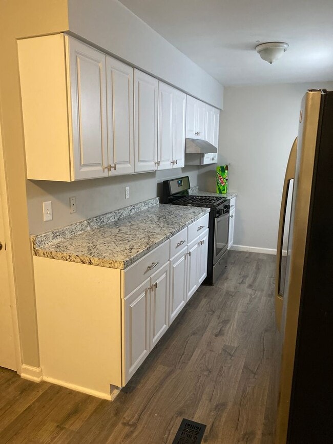 property at 2418 Whitegate Dr