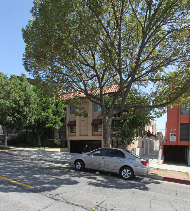 518 E Cypress Ave in Burbank, CA - Building Photo