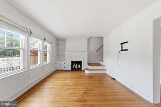 530 E Manoa Rd in Havertown, PA - Building Photo - Building Photo