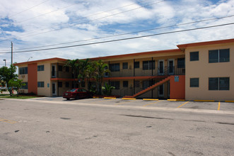 12890 NE 6th Ave in Miami, FL - Building Photo - Building Photo