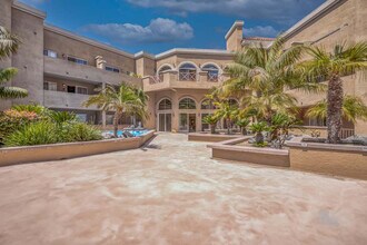 Five Points Seniors in Huntington Beach, CA - Building Photo - Building Photo