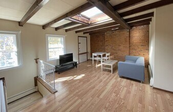 32 Trumbull St, Unit 4 in New Haven, CT - Building Photo - Building Photo