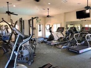 233 Villorrio Dr E in Palm Springs, CA - Building Photo - Building Photo