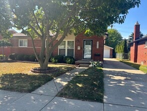 29195 Spoon Ave in Madison Heights, MI - Building Photo - Building Photo