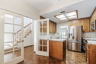 991 La Mesa Terrace in Sunnyvale, CA - Building Photo - Building Photo