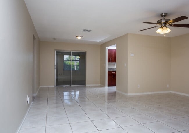 1655 N 50th Ave in Hollywood, FL - Building Photo - Building Photo