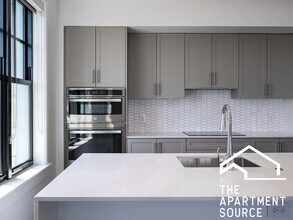 2300 N Lincoln Park W in Chicago, IL - Building Photo - Building Photo