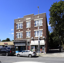 691-693 Main St in Poughkeepsie, NY - Foto de edificio - Building Photo