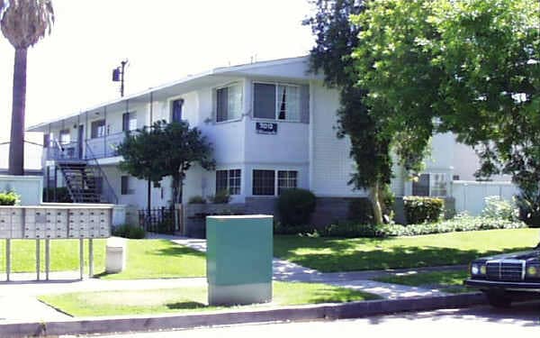 7012 El Dorado Dr in Buena Park, CA - Foto de edificio - Building Photo