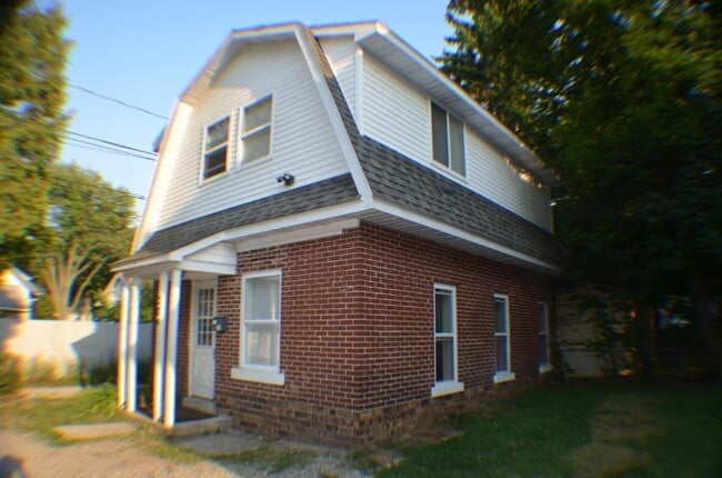 204 Cherry St in Mt. Pleasant, MI - Building Photo - Building Photo