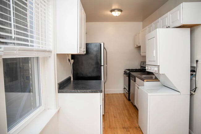 4208 N Clark St, Unit 4224-3 in Chicago, IL - Building Photo - Building Photo