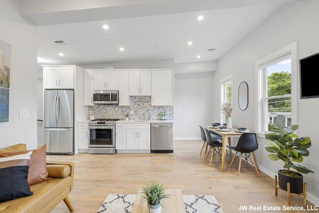 338 Hurley St, Unit 3 in Cambridge, MA - Building Photo - Building Photo
