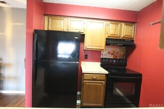5015 Ravens Crest Dr in Plainsboro, NJ - Building Photo - Building Photo