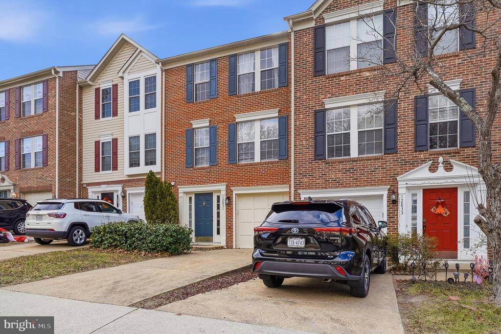 12831 Silvia Loop in Woodbridge, VA - Building Photo
