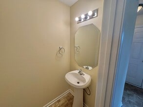 1685 Brookgreen Ave in Statesville, NC - Building Photo - Building Photo
